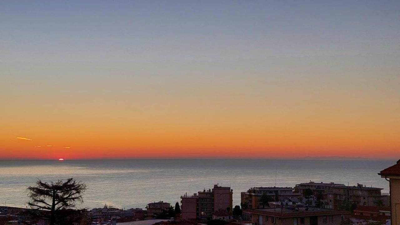 La Casa Di Ermes - Ampio Luminoso Appartamento A Tre Minuti Dal Centro Sanremo Exterior photo